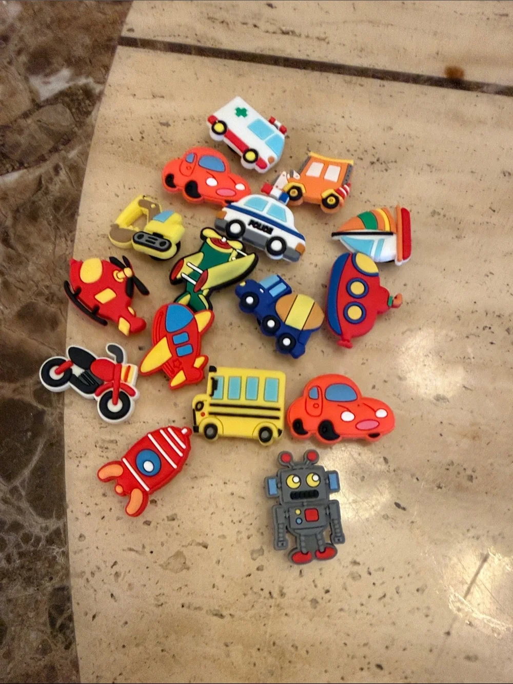 100 crocs charms
